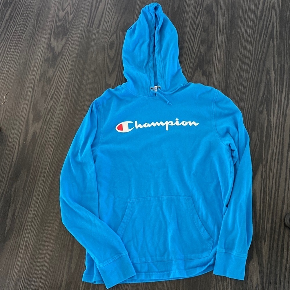 Champion long sleeve light hoodie🍍Size med🍍E-1